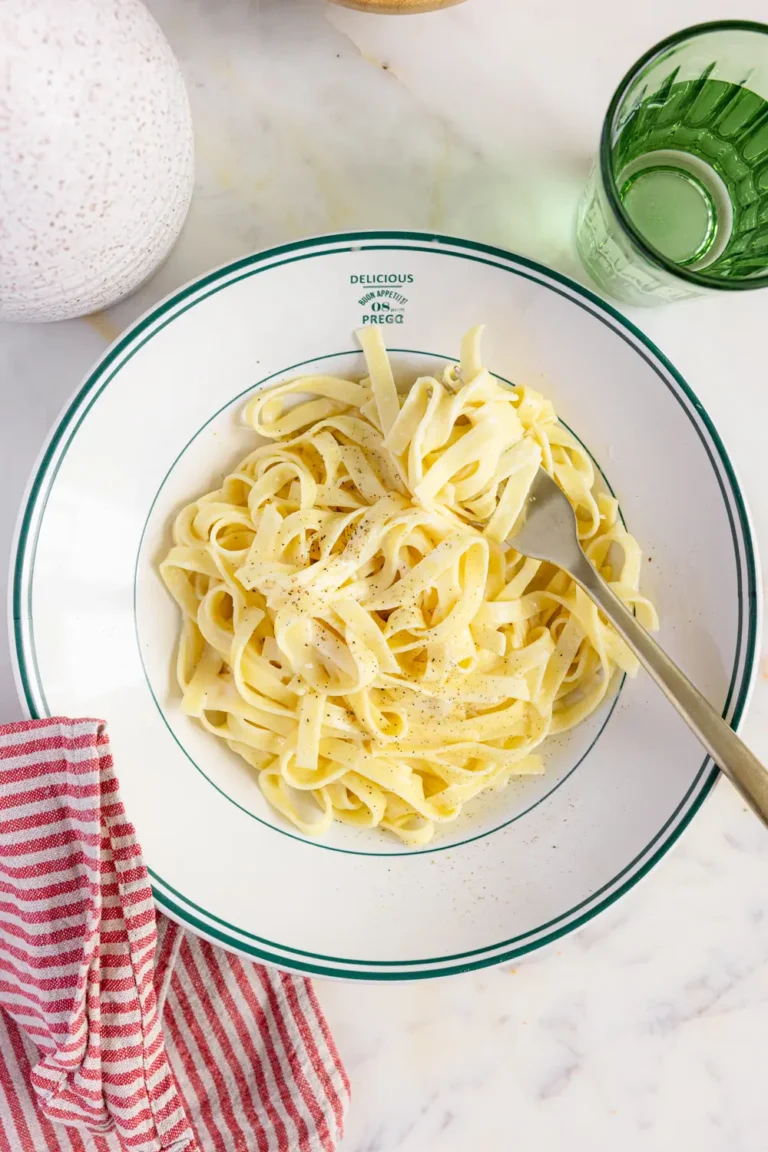 Fettuccine Alfredo: la Ricetta Facile