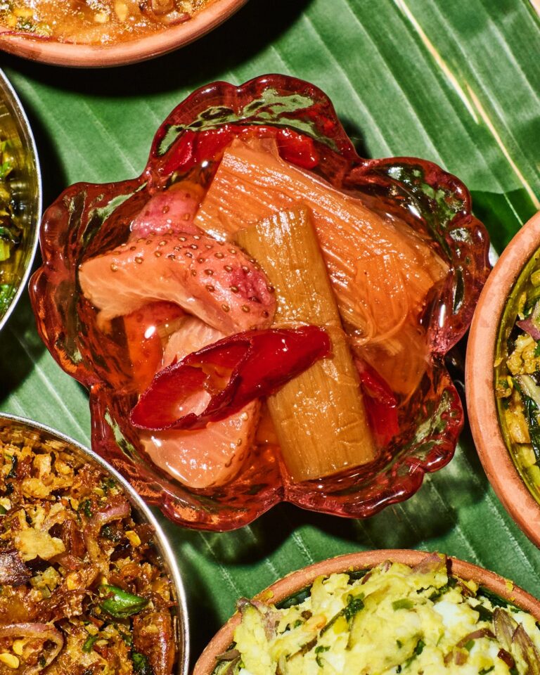 Ricetta Achar al rabarbaro e fragole | Saveur